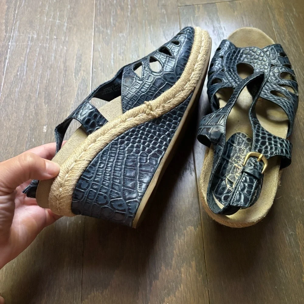 Earthies blue leather Wedges